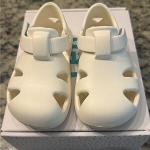 Ten Little splash sandals in soft white